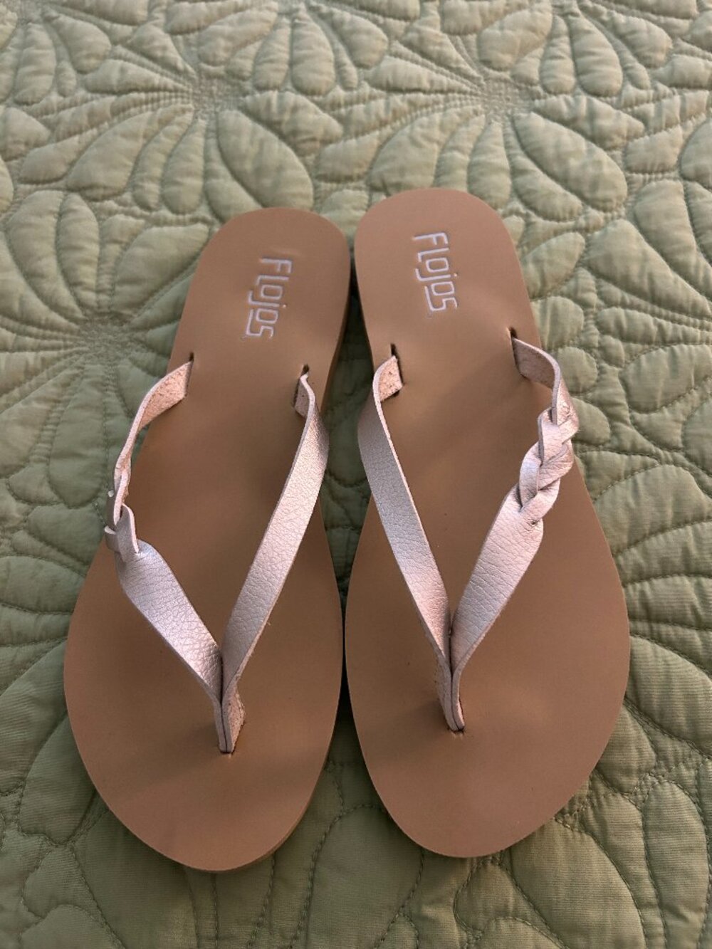 NWT Flojos Silver Braided Flip Flops Size  8M